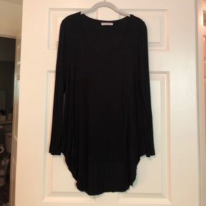 Evereve Black long sleeve shirt!